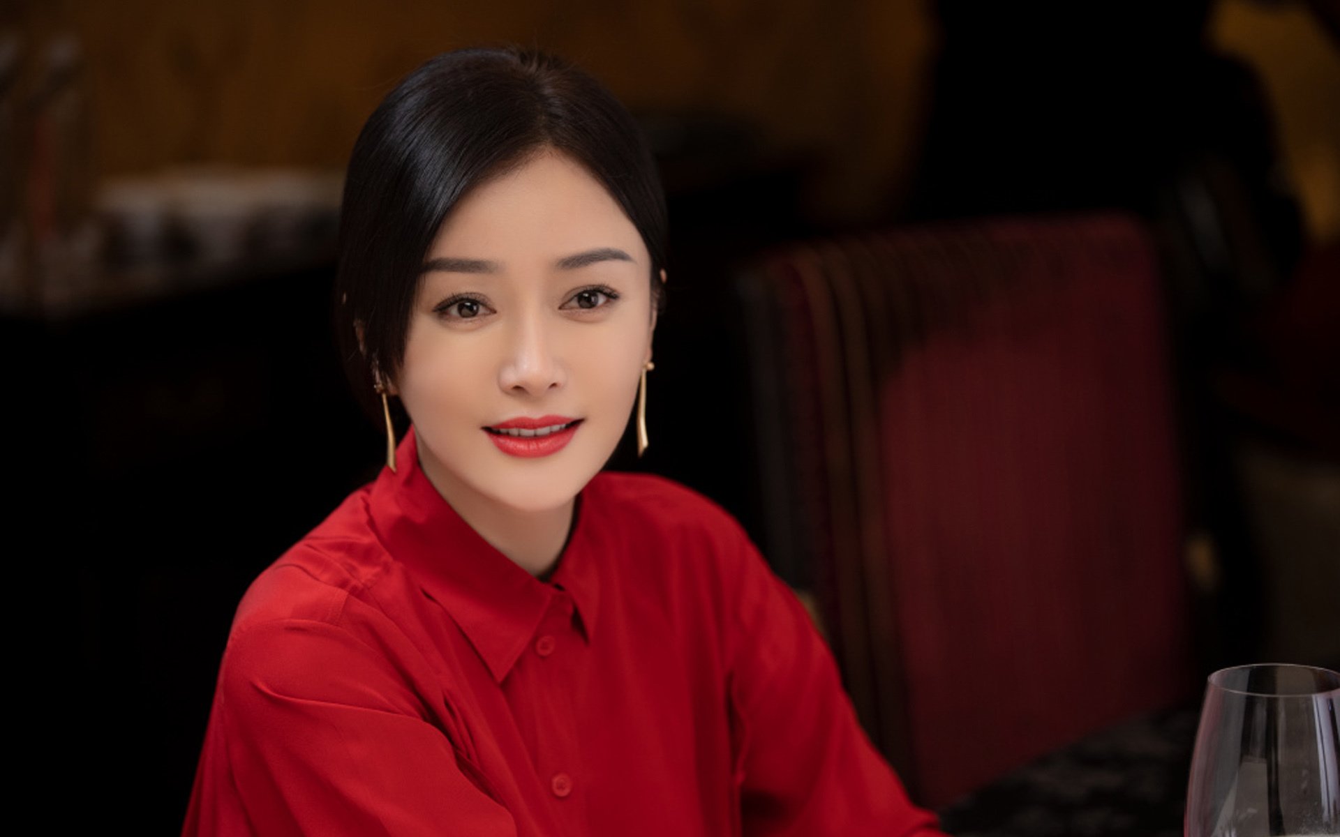 水上橡皮艇漂流赛，惊险刺激欢乐无限，橡皮艇在水里如何固定