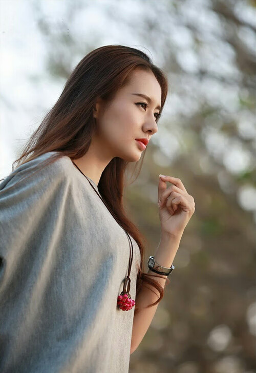 AYX体育官网-布克再次带伤上阵展现斗志，布克回应