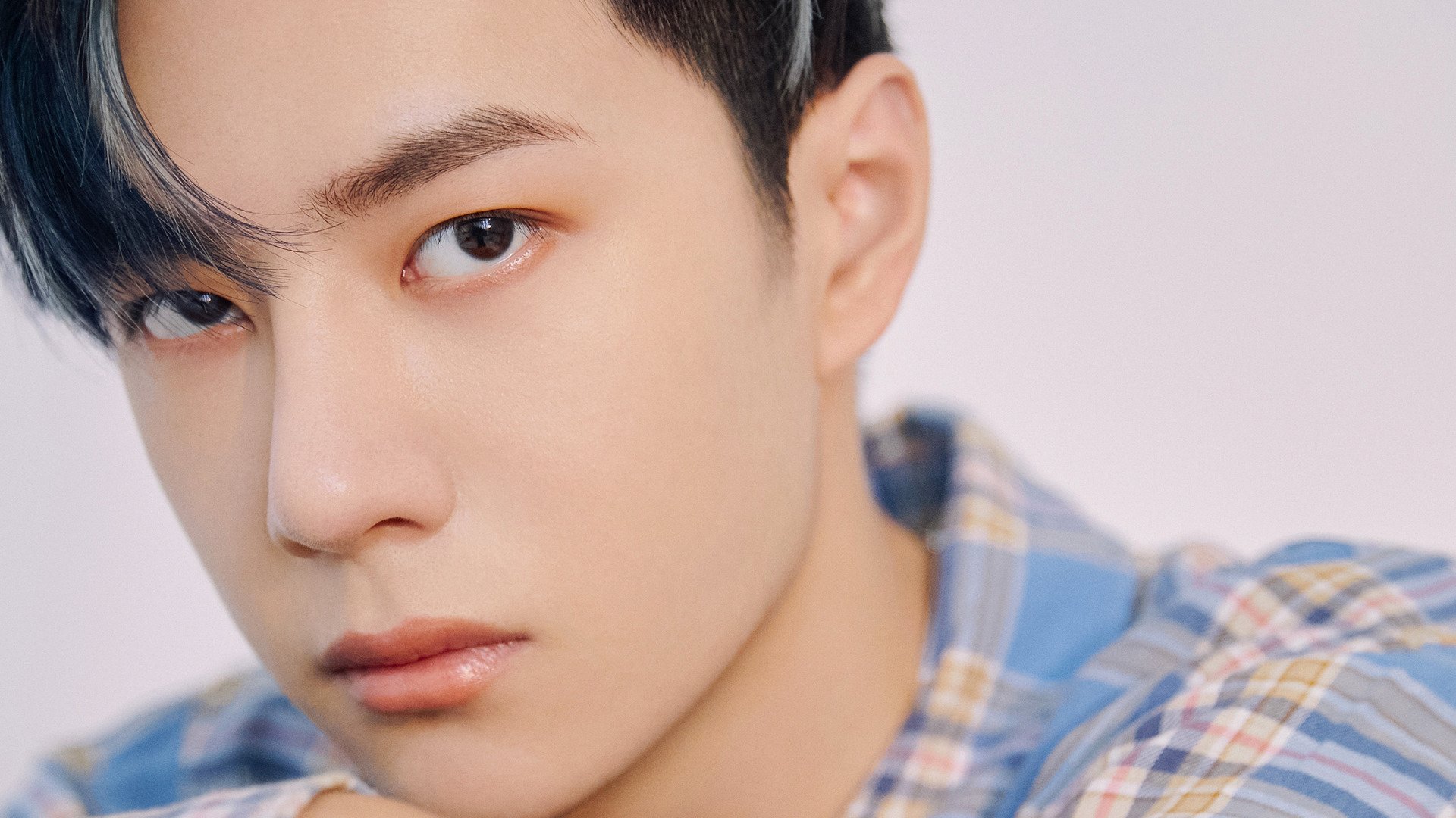 爱游戏官网-艾比·德尔福：坚如磐石的防守能力，成为南非队的后防屏障，《艾比·里德尔》