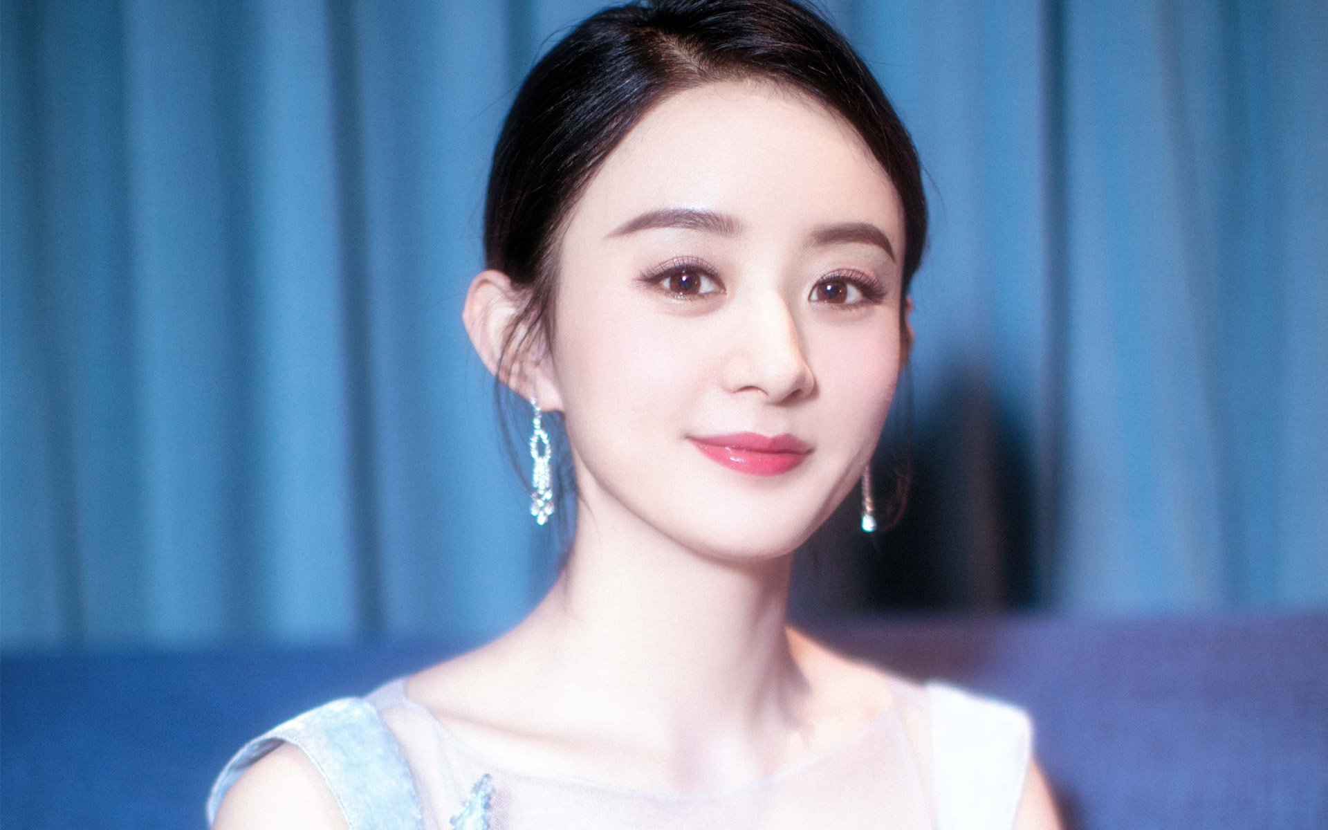 爱游戏体育（AYX）官方APP下载-西甲经典对抗：超神扑救与巧妙进攻交相辉映，西甲挑战赛