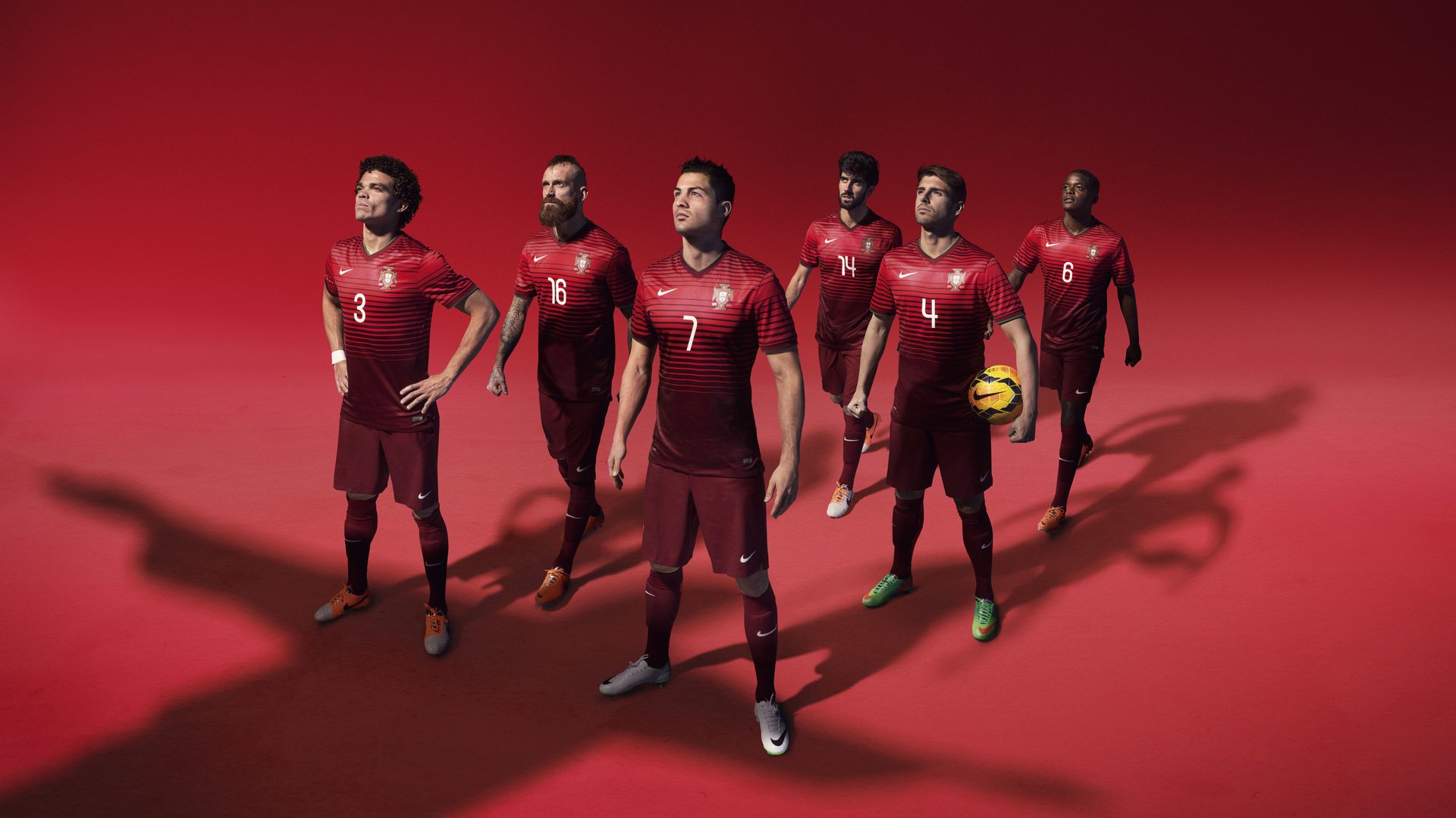 欧冠“闪耀之夜”：那些令人屏息的明星表现