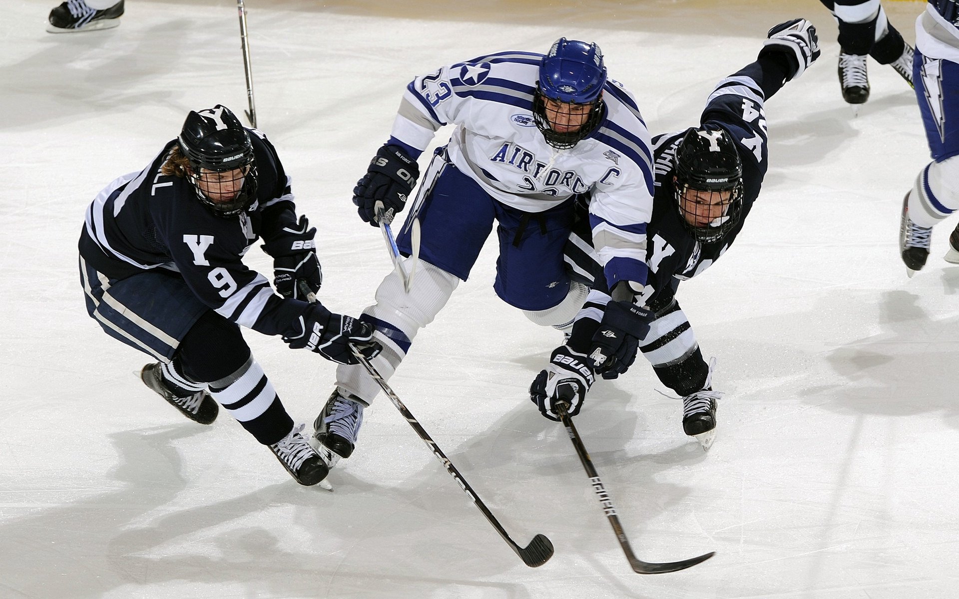 足球项目纳入体育课标准化评价体系，足球课标要求